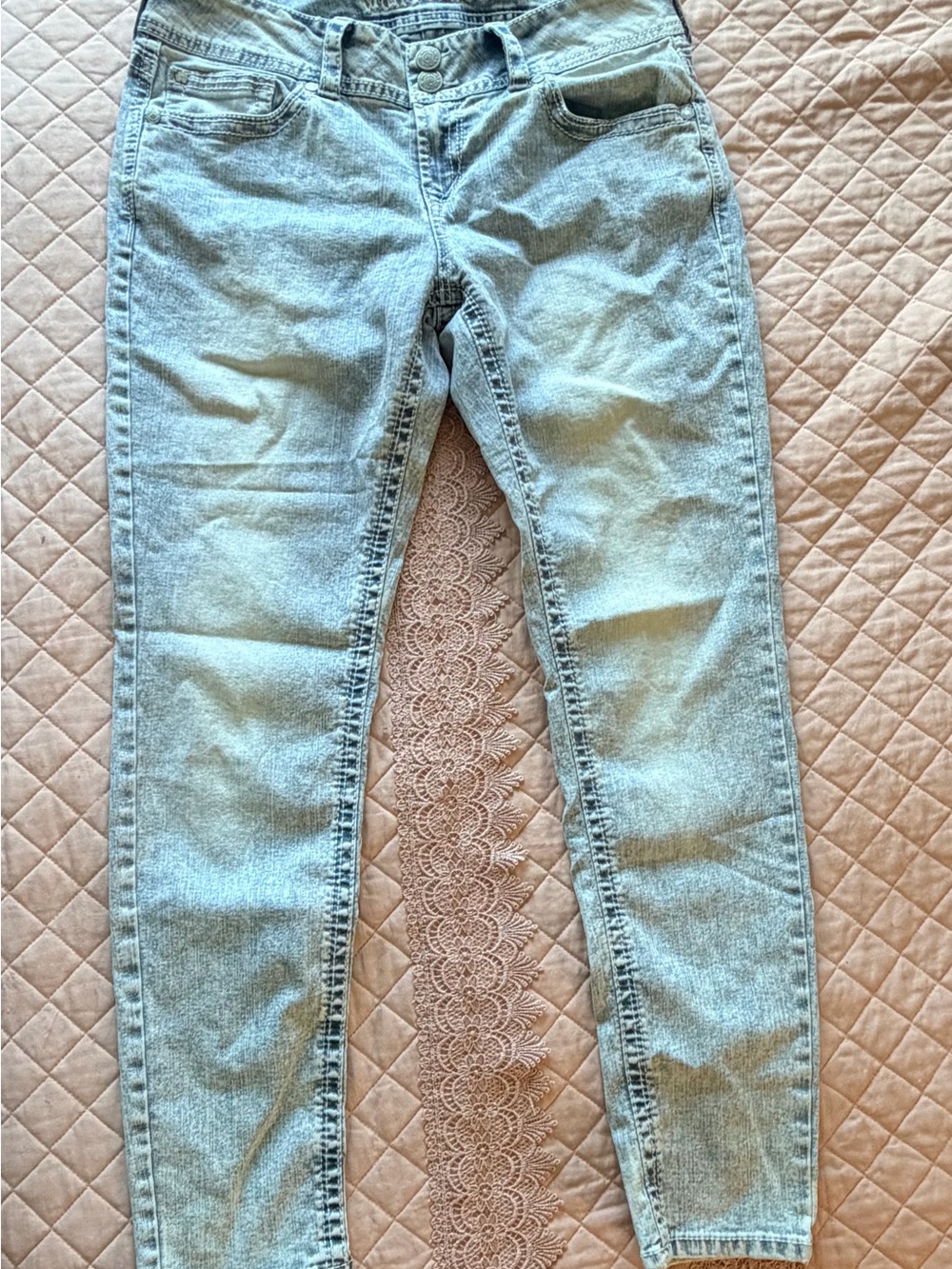 Wallflower Women's Light Blue Skinny Jeans